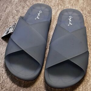 Qupid Gray Women's Sandals